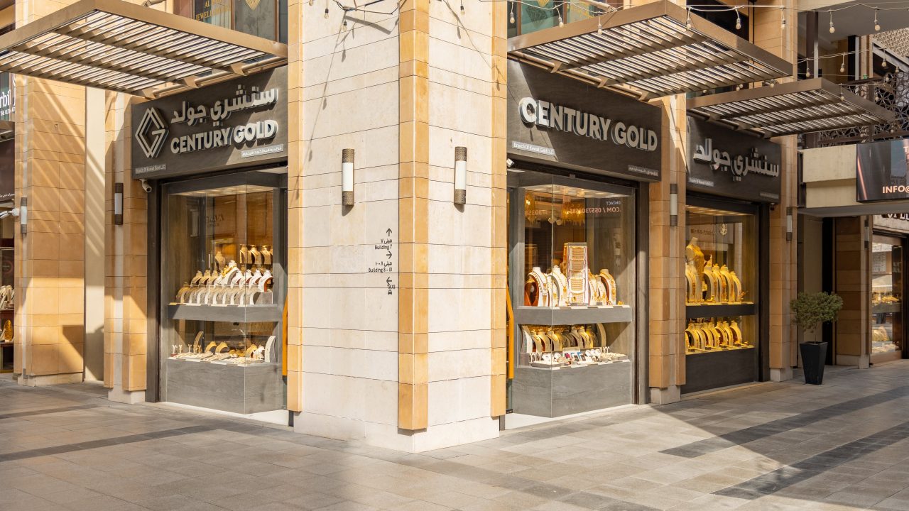 Gold Bangles for Women UAE: Tradition, Elegance, and Lasting Value